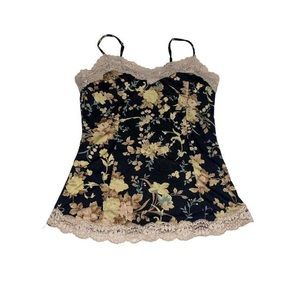 The limited Floral Lace Tank Top